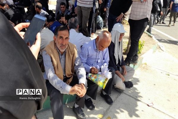 حضور دانش‌آموزان پاکدشت در مراسم رحلت امام‌خمینی (ره)