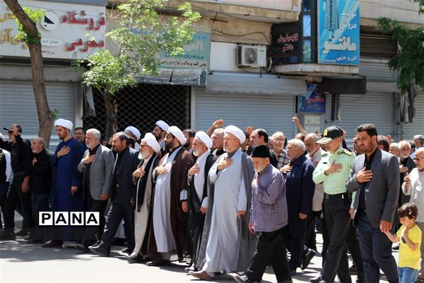 تجدید میثاق دانش‌آموزان و اعضای هیات محبان اهل بیت با آرمان‌های امام خمینی(ره)