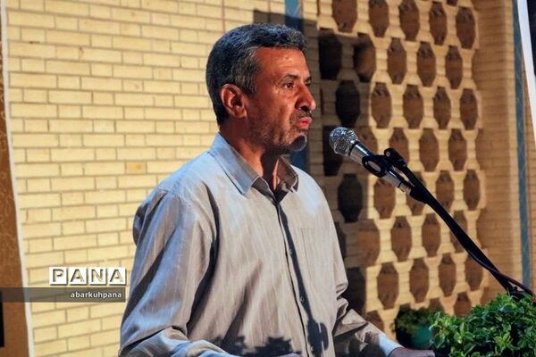 برپایی شب شعر در گلزار شهدای ابرکوه به‌مناسبت ارتحال امام خمینی (ره)