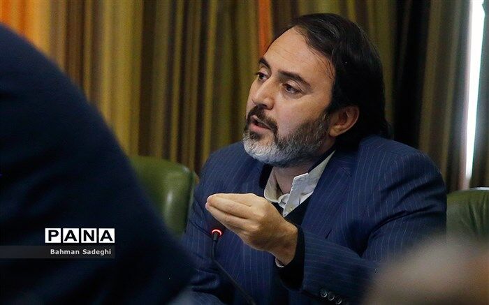 رئیس شورا ریاست ستاد مشارکت‌های محله‌ای را بر عهده بگیرد