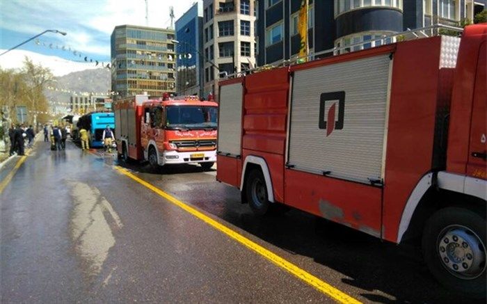 آتش‌سوزی در انبار چسب در محدوده بازار تهران