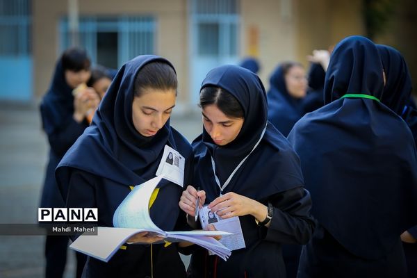 امتحانات نهایی مقطع متوسطه در قاب  تصویر