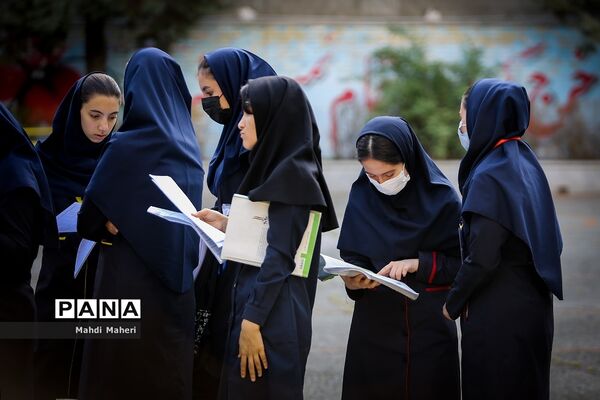 امتحانات نهایی مقطع متوسطه در قاب  تصویر