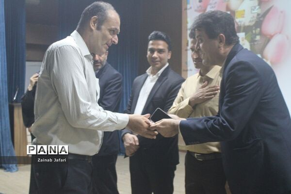 طرح سینما مهر در بوشهر با اکران فیلم سینمایی غریب