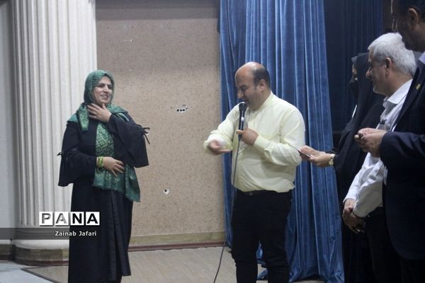 طرح سینما مهر در بوشهر با اکران فیلم سینمایی غریب