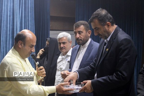 طرح سینما مهر در بوشهر با اکران فیلم سینمایی غریب