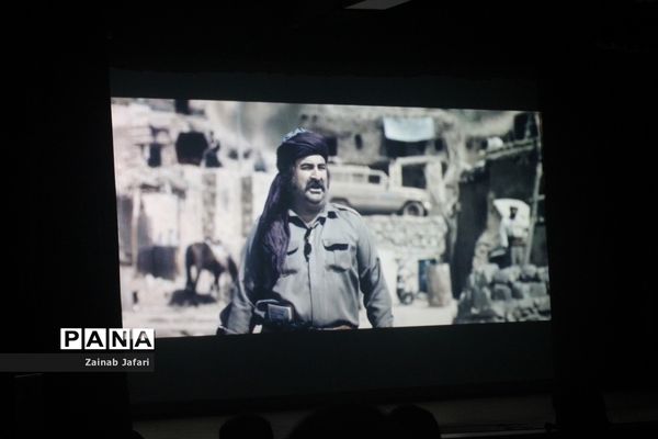 طرح سینما مهر در بوشهر با اکران فیلم سینمایی غریب