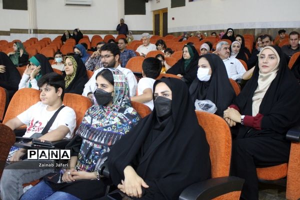 طرح سینما مهر در بوشهر با اکران فیلم سینمایی غریب