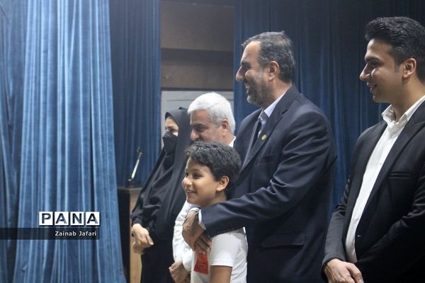 طرح سینما مهر در بوشهر با اکران فیلم سینمایی غریب