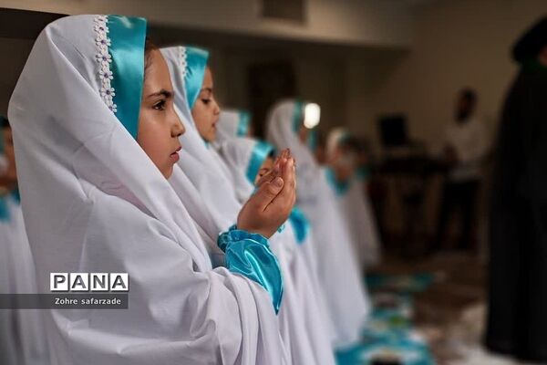 جشن تکلیف در دبستان برکت آبعلی رودهن در پایان سال تحصیلی