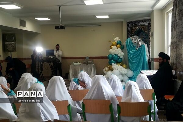 جشن تکلیف در دبستان برکت آبعلی رودهن در پایان سال تحصیلی