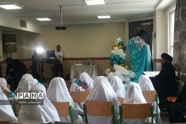 جشن تکلیف در دبستان برکت آبعلی رودهن در پایان سال تحصیلی