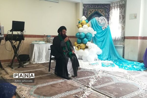 جشن تکلیف در دبستان برکت آبعلی رودهن در پایان سال تحصیلی