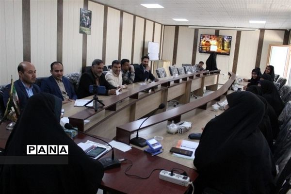 شورای اداری با طعم تاب آوری و تقدیر مدیر آموزش و پرورش منطقه جوادآباد در پی کسب رتبه سواد‌آموزی در سطح استان