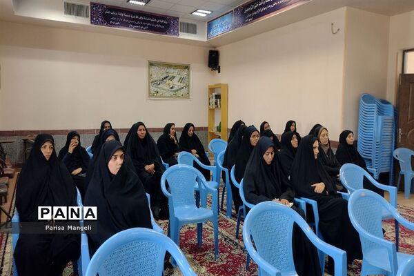 نشست بصیرتی و کارگاه آموزشی زیست عفیفانه توسط بسیج فرهنگیان شهرستان خاتم