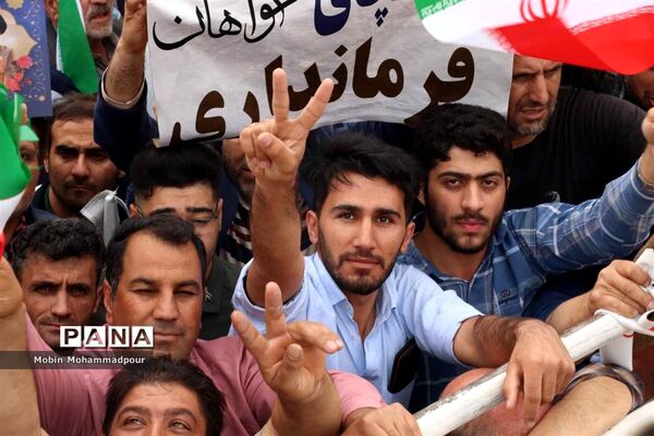 استقبال پرشکوه مردم تبریز از رئیس جمهوری
