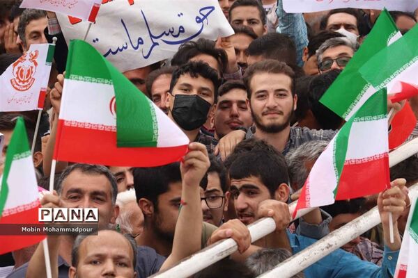 استقبال پرشکوه مردم تبریز از رئیس جمهوری