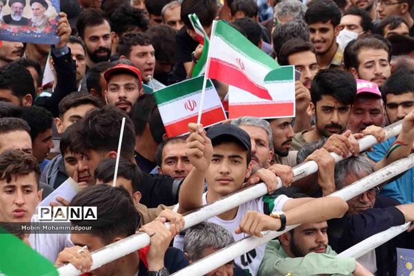 استقبال پرشکوه مردم تبریز از رئیس جمهوری