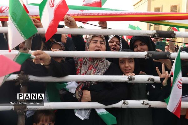 استقبال پرشکوه مردم تبریز از رئیس جمهوری
