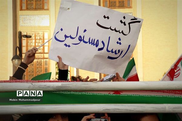 استقبال پرشکوه مردم تبریز از رئیس جمهوری