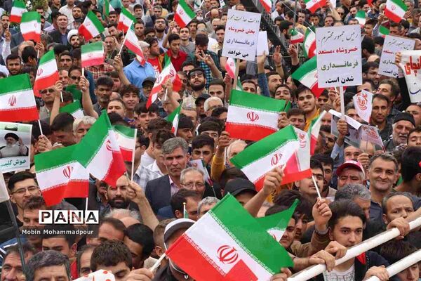 استقبال پرشکوه مردم تبریز از رئیس جمهوری