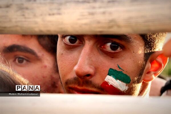 استقبال پرشکوه مردم تبریز از رئیس جمهوری
