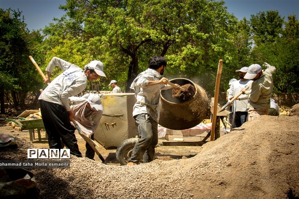 برگزاری اردوی جهادی «دو جبهه یک جهاد» بسیج دانشجویی دانشگاه فرهنگیان یزد در شهرستان خاتم