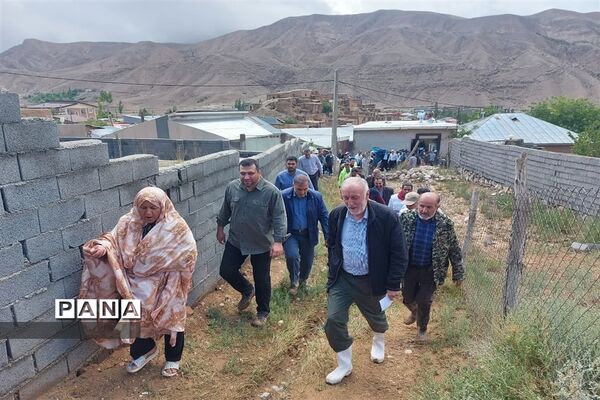 حضور میدانی استاندار تهران و نظارت بر عملکرد دستگاه‌های خدمت رسان به شهروندان سیل زده در فیروز کوه