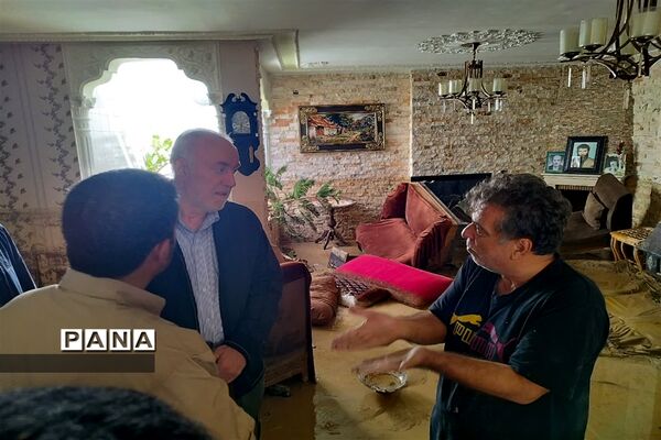 حضور میدانی استاندار تهران و نظارت بر عملکرد دستگاه‌های خدمت رسان به شهروندان سیل زده در فیروز کوه