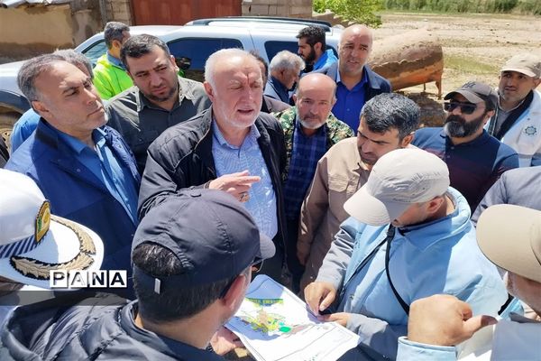 حضور میدانی استاندار تهران و نظارت بر عملکرد دستگاه‌های خدمت رسان به شهروندان سیل زده در فیروز کوه