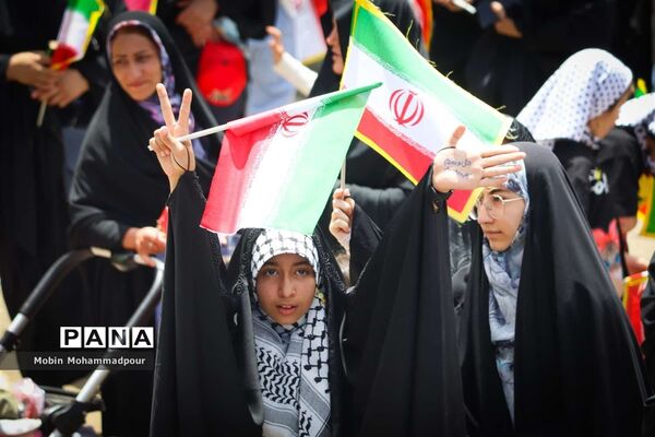 دیدار پرشکوه مردم شهرستان چاراویماق با رییس‌جمهوری