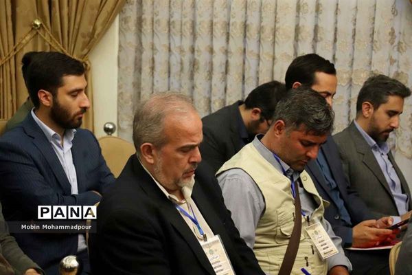 نشست خبری رئیس‌جمهوری در تبریز