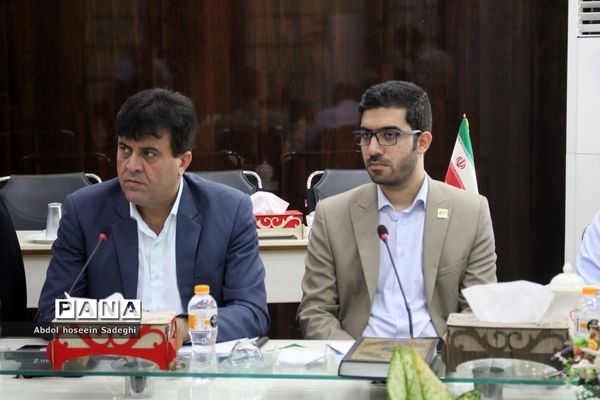 جلسه ستاد ثبت‌نام استانی و شورای معاونان اداره‌کل آموزش و پرورش استان بوشهر