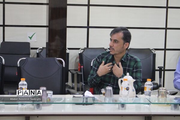جلسه ستاد ثبت‌نام استانی و شورای معاونان اداره‌کل آموزش و پرورش استان بوشهر