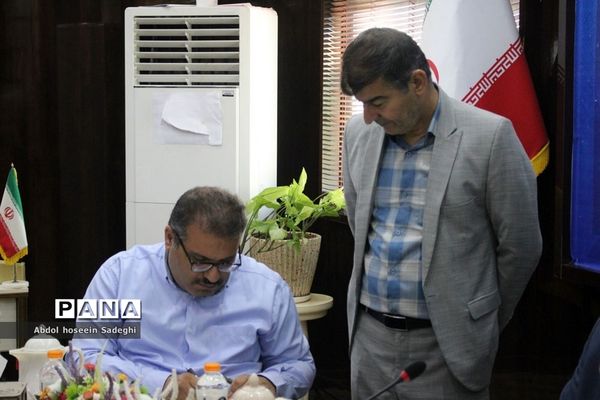 جلسه ستاد ثبت‌نام استانی و شورای معاونان اداره‌کل آموزش و پرورش استان بوشهر