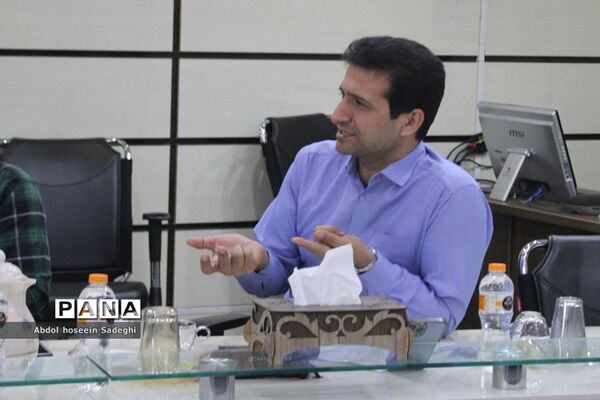 جلسه ستاد ثبت‌نام استانی و شورای معاونان اداره‌کل آموزش و پرورش استان بوشهر