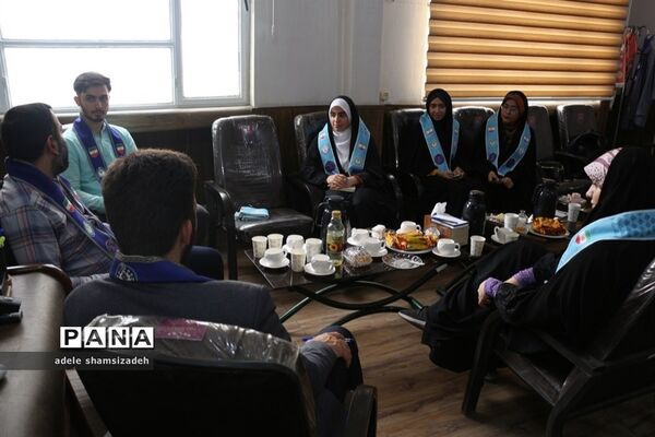 جلسه هیات رئیسه مجلس دانش‌آموزی دختران استان خراسان‌ رضوی در محل سازمان دانش‌ آموزی