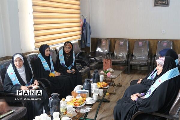 جلسه هیات رئیسه مجلس دانش‌آموزی دختران استان خراسان‌ رضوی در محل سازمان دانش‌ آموزی