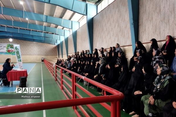 برگزاری کارگاه روانشناسی در سالن ورزشی بانوان قرچک