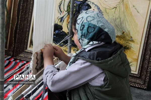 نمایشگاه صنایع‌ دستی در گلوگاه