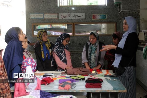 نمایشگاه صنایع‌ دستی در گلوگاه