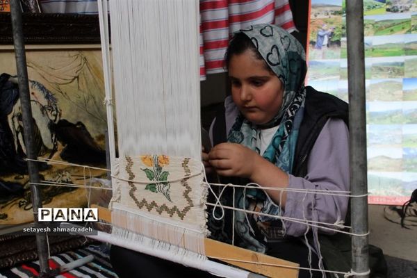 نمایشگاه صنایع‌ دستی در گلوگاه