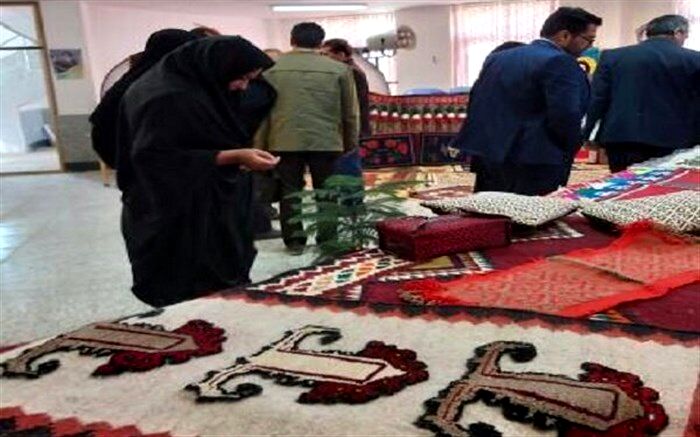 گفت‌وگوی دانش‌آموز خبرنگار پانا به مناسبت روز جهانی صنایع دستی با یکی از بانوان روستای همگین شهرستان دهاقان/فیلم