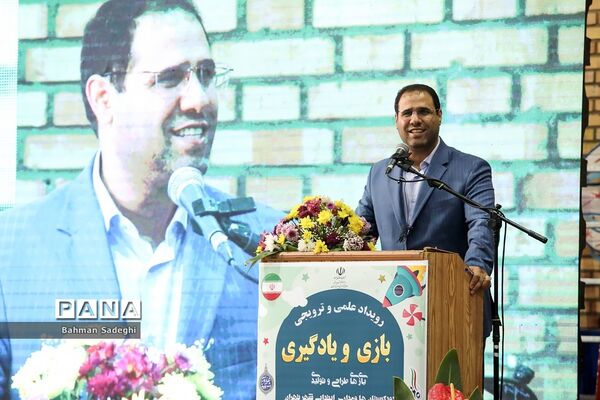 نمایشگاه دستاوردهای توانمندی دانش‌آموزان و معلمان شهر تهران