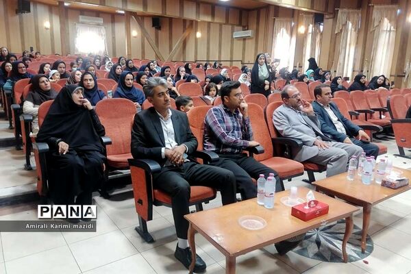 آیین تجلیل از مربیان سازمان دانش‌آموزی ناحیه 3 شیراز