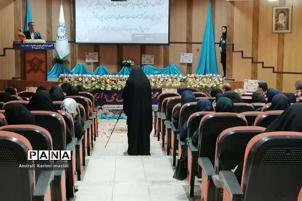 آیین تجلیل از مربیان سازمان دانش‌آموزی ناحیه 3 شیراز