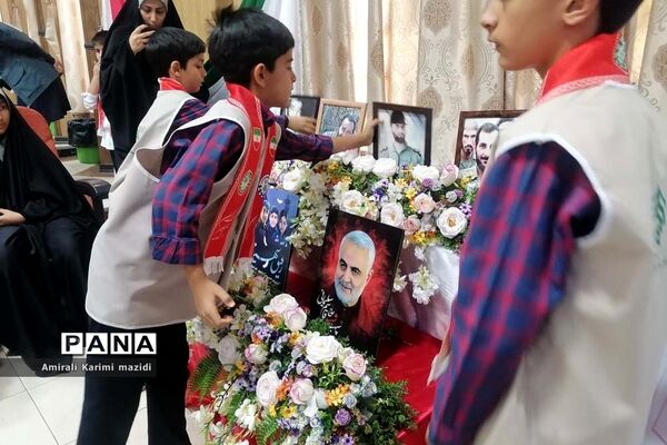 آیین تجلیل از مربیان سازمان دانش‌آموزی ناحیه 3 شیراز