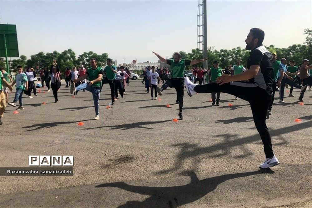 ورزش صبحگاهی خانوادگی در شهرستان‌ قرچک