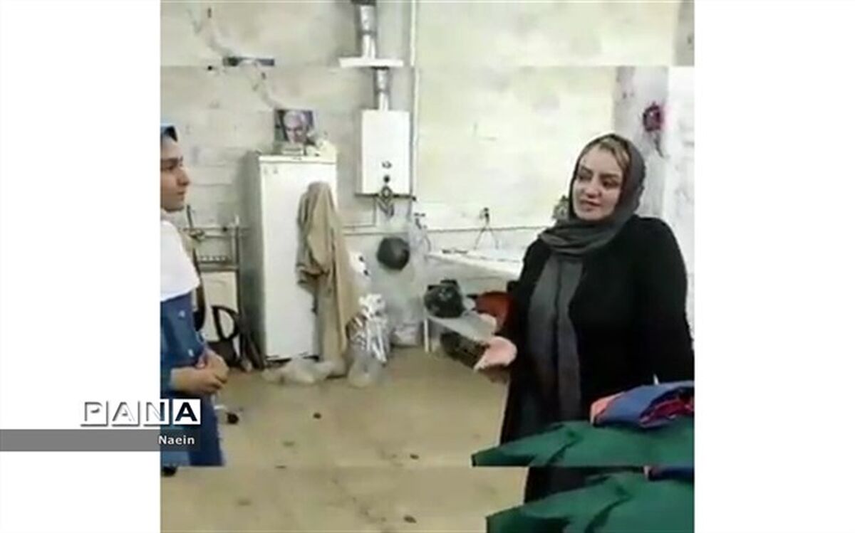 بازدید علمی دانش‌آموزان نایین از کارگاه خیاطی