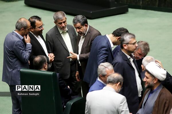 جلسه رای اعتماد وزیر صنعت، معدن و تجارت